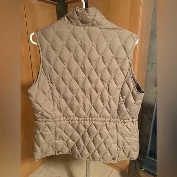 Eddie Bauer Women's Quilted Vest - Picture 2 of 9